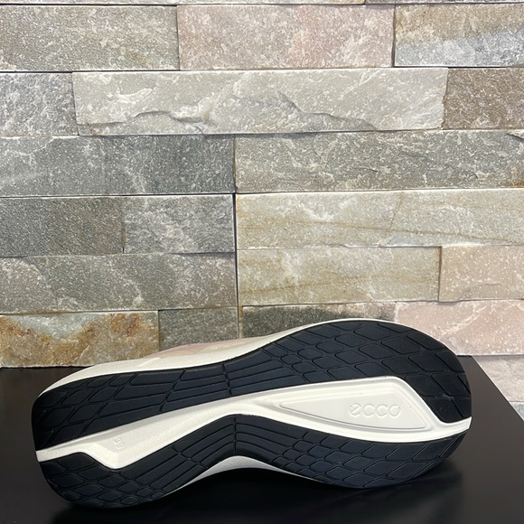 ECCO Women's Biom 2.2 Low Breathru Sneaker - Picture 13 of 13